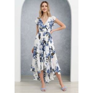Lulu’s blue floral maxi dress
